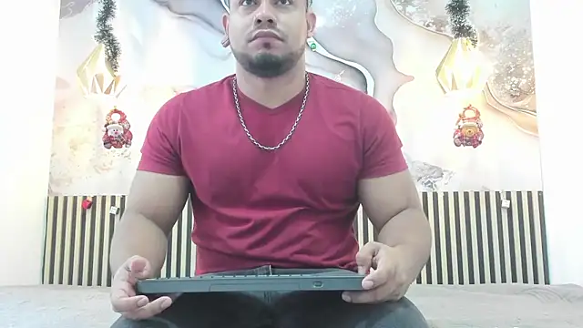 Snapshot of BrianMalonee chatting on December 17, 12:00 pm BrianMalonee online show from December 17, 12:00 pm