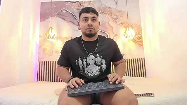 Snapshot of BrianMalonee chatting on February 2, 11:53 am BrianMalonee online show from February 2, 11:53 am