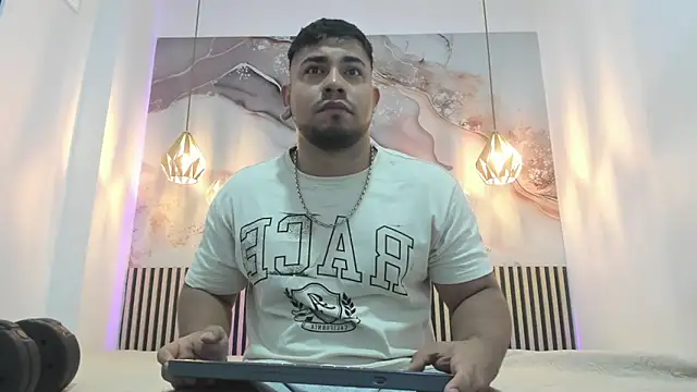 Snapshot of BrianMalonee chatting on February 7, 11:58 am BrianMalonee online show from February 7, 11:58 am