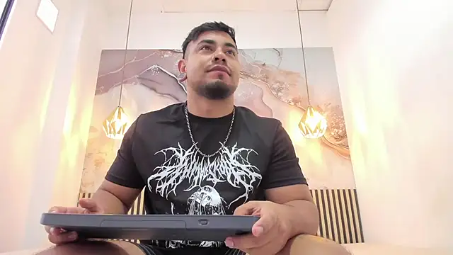 Snapshot of BrianMalonee chatting on February 11, 12:10 pm BrianMalonee online show from February 11, 12:10 pm