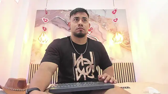 Snapshot of BrianMalonee chatting on February 14, 12:02 pm BrianMalonee online show from February 14, 12:02 pm