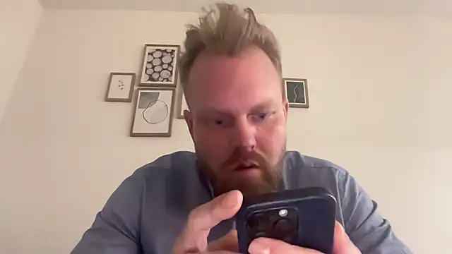 Snapshot of jerkoffwankster chatting on January 6, 9:00 pm jerkoffwankster online show from January 6, 9:00 pm