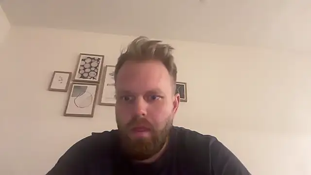 Snapshot of jerkoffwankster chatting on January 13, 11:06 pm jerkoffwankster online show from January 13, 11:06 pm