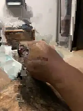 leocardenaz online show from April 20, 2:36 am