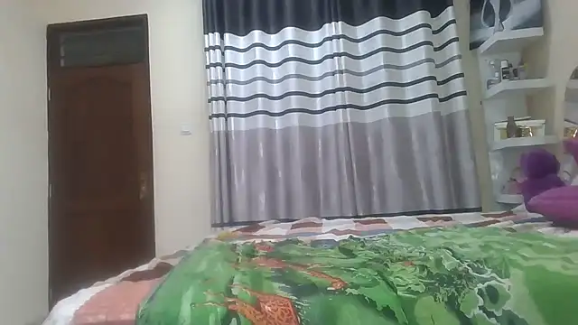 Snapshot of Fine_assie chatting on October 16, 12:55 am Fine assie online show from October 16, 12:55 am