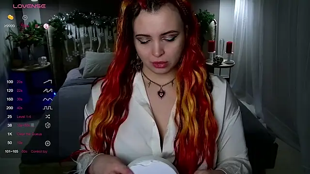 Snapshot of Miss_Maya_Mils chatting on January 1, 3:02 am Miss Maya Mils online show from January 1, 3:02 am