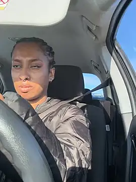 Your Paris online show from February 8, 7:16 pm