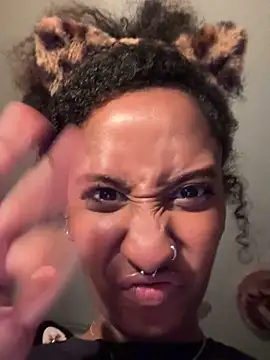 Your Paris online show from March 8, 4:50 pm