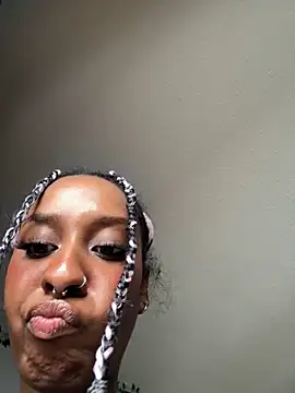 Your Paris online show from March 15, 10:11 pm