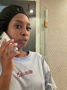 Your Paris online show from March 2, 5:42 pm