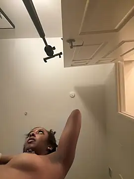 Your Paris online show from March 6, 3:36 am