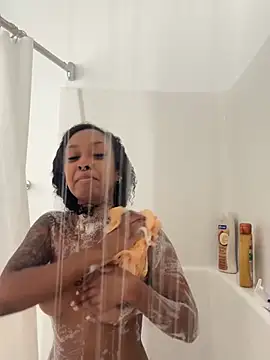 Your Paris online show from March 25, 1:33 am