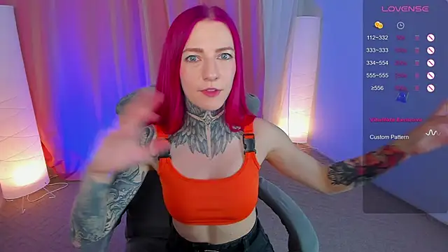 Snapshot of Roxy_____ chatting on January 17, 8:44 pm Roxy online show from January 17, 8:44 pm