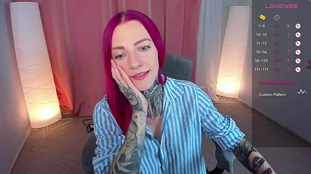 Snapshot of Roxy_____ chatting on January 20, 2:32 am Roxy online show from January 20, 2:32 am