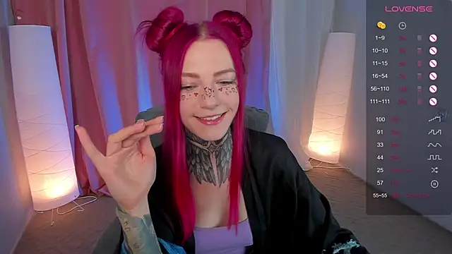 Snapshot of Roxy_____ chatting on January 24, 8:32 pm Roxy online show from January 24, 8:32 pm