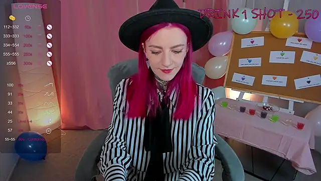 Snapshot of Roxy_____ chatting on February 7, 8:31 pm Roxy online show from February 7, 8:31 pm