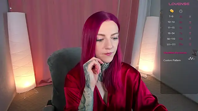 Snapshot of Roxy_____ chatting on February 9, 8:34 pm Roxy online show from February 9, 8:34 pm