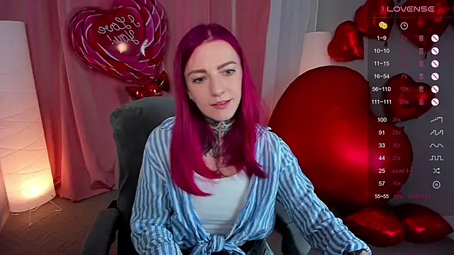 Snapshot of Roxy_____ chatting on February 13, 8:34 pm Roxy online show from February 13, 8:34 pm