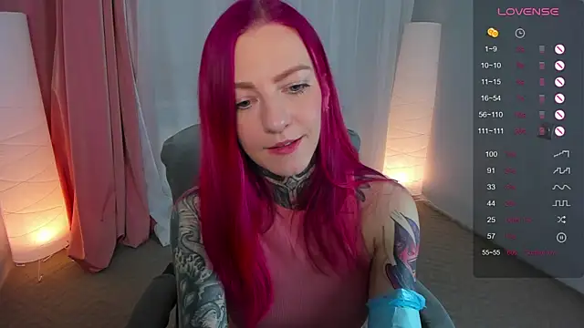 Snapshot of Roxy_____ chatting on February 27, 8:31 pm Roxy online show from February 27, 8:31 pm