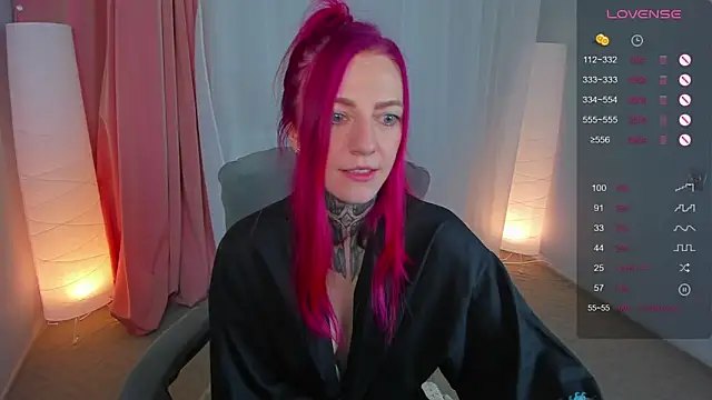 Snapshot of Roxy_____ chatting on February 28, 11:34 pm Roxy online show from February 28, 11:34 pm