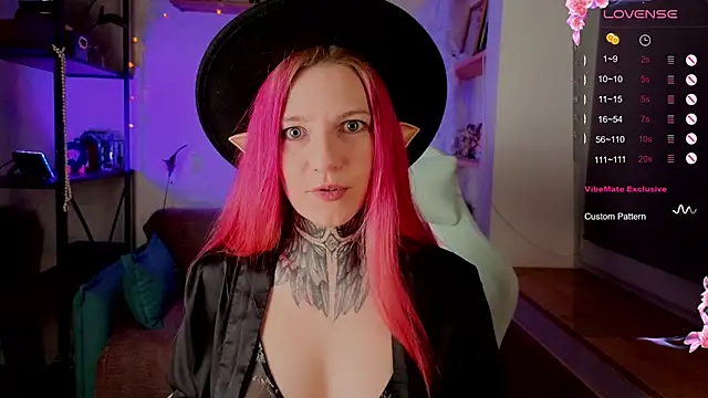 Snapshot of Roxy_____ chatting on November 2, 9:39 pm Roxy online show from November 2, 9:39 pm