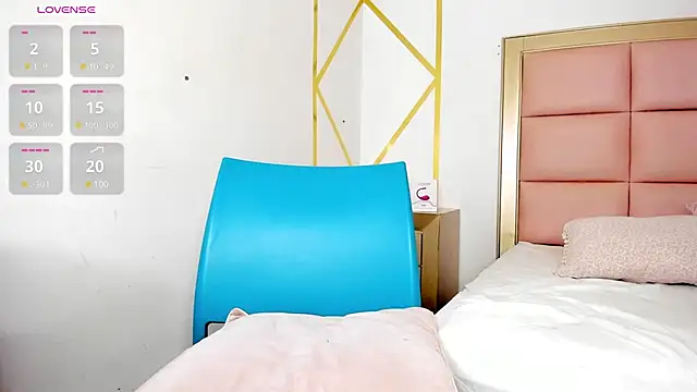 Keyla Spencer online show from March 7, 2:01 pm