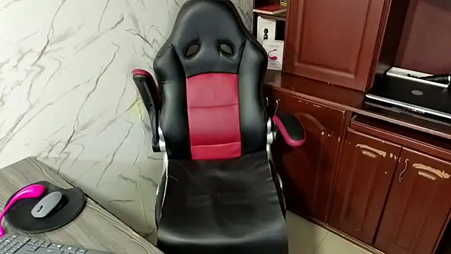 MissEscarleth online show from October 31, 1:28 am