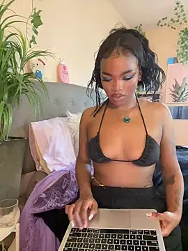 Snapshot of magicalc00ch chatting on January 18, 10:49 pm magicalc00ch online show from January 18, 10:49 pm