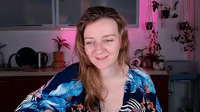 Snapshot of Elly_Helly chatting on December 8, 8:04 pm Elly Helly online show from December 8, 8:04 pm