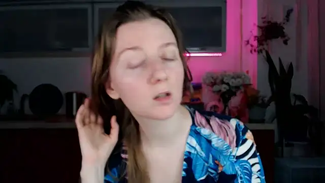 Snapshot of Elly_Helly chatting on February 27, 7:15 pm Elly Helly online show from February 27, 7:15 pm