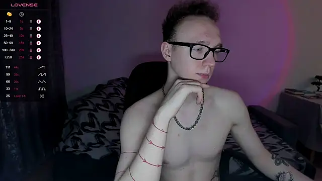 Snapshot of Alex_silents chatting on January 25, 1:41 pm Alex silents online show from January 25, 1:41 pm
