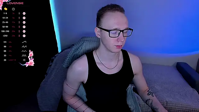 Snapshot of Alex_silents chatting on October 31, 6:25 am Alex silents online show from October 31, 6:25 am