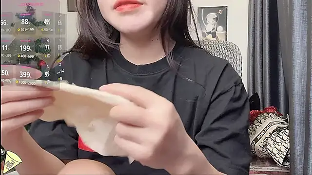Berrysweet 68 online show from February 12, 1:37 pm