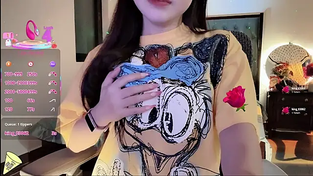 Snapshot of Berrysweet_68 chatting on October 24, 10:17 pm Berrysweet 68 online show from October 24, 10:17 pm