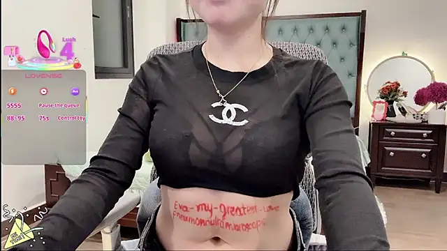 Snapshot of Berrysweet_68 chatting on November 3, 3:35 pm Berrysweet 68 online show from November 3, 3:35 pm