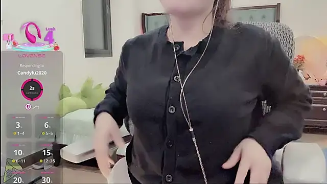 Snapshot of Berrysweet_68 chatting on December 19, 3:52 pm Berrysweet 68 online show from December 19, 3:52 pm