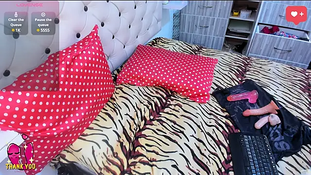 Snapshot of Krystal_Cruz chatting on February 15, 3:06 pm Krystal Cruz online show from February 15, 3:06 pm