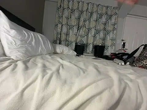 tatted-bitty online show from November 9, 9:51 am