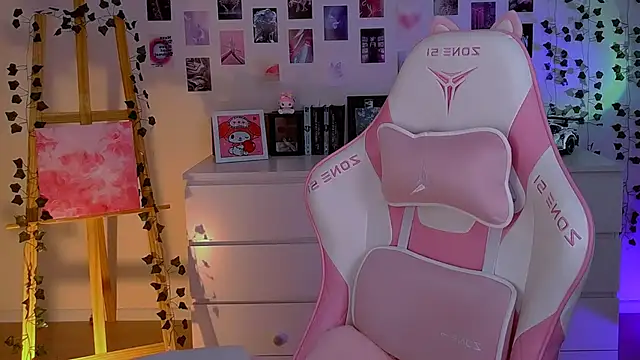 AliceCharmy online show from February 3, 1:30 pm