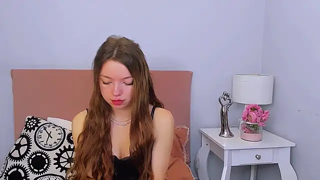 Snapshot of GraceLips chatting on March 12, 9:44 am GraceLips online show from March 12, 9:44 am