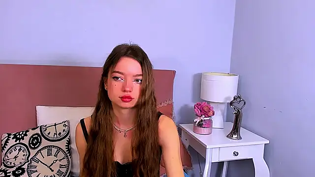 Snapshot of GraceLips chatting on March 17, 6:40 am GraceLips online show from March 17, 6:40 am