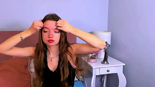 Snapshot of GraceLips chatting on March 18, 6:36 am GraceLips online show from March 18, 6:36 am