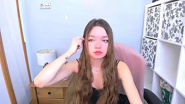 Snapshot of GraceLips chatting on March 22, 6:22 am GraceLips online show from March 22, 6:22 am