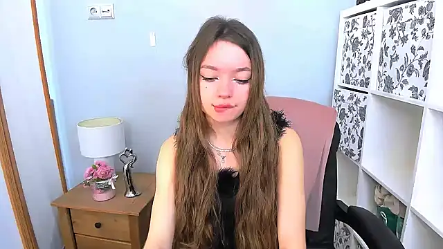 Snapshot of GraceLips chatting on March 23, 6:16 am GraceLips online show from March 23, 6:16 am