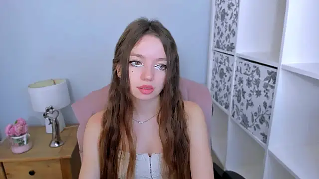 Snapshot of GraceLips chatting on October 13, 5:40 am GraceLips online show from October 13, 5:40 am