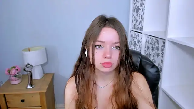 Snapshot of GraceLips chatting on October 25, 5:37 am GraceLips online show from October 25, 5:37 am