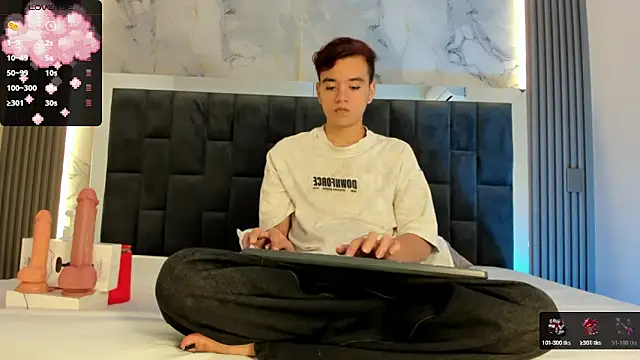 Snapshot of bunny_maxi chatting on October 24, 12:34 pm bunny maxi online show from October 24, 12:34 pm