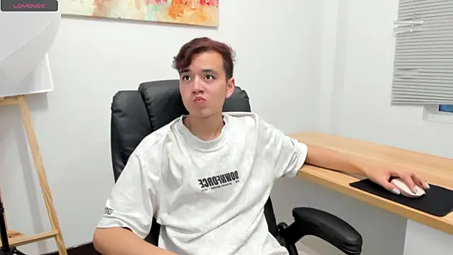 Snapshot of bunny_maxi chatting on October 29, 1:02 pm bunny maxi online show from October 29, 1:02 pm