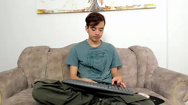 Snapshot of bunny_maxi chatting on November 18, 12:31 pm bunny maxi online show from November 18, 12:31 pm