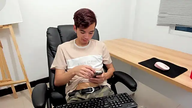 Snapshot of bunny_maxi chatting on November 27, 12:29 pm bunny maxi online show from November 27, 12:29 pm